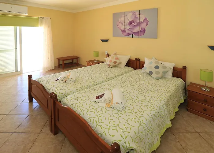 Daire Venha Nadar A Oura *