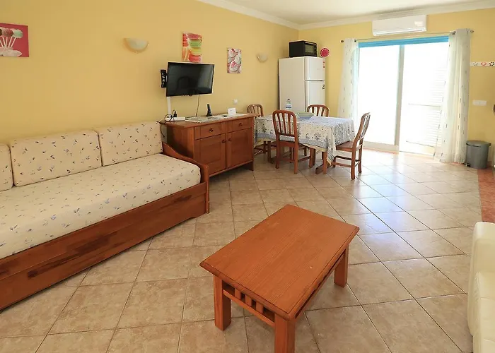 Daire Venha Nadar A Oura